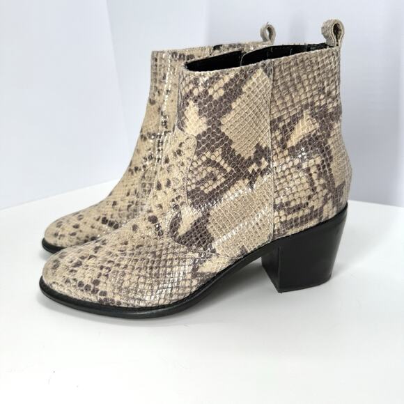 Insolia Boots Womens Size 7 Snake Skin Print Ankle Western Block Heel Zip - Picture 8 of 8